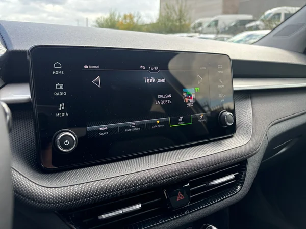 SKODA Fabia (2025) — foto 2 van 25