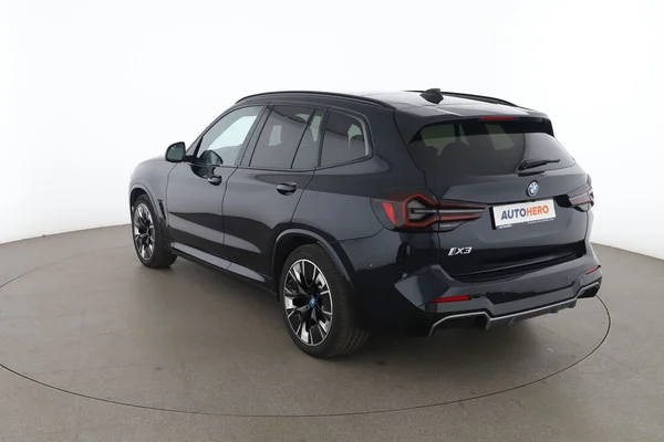 BMW iX3 (2022) — foto 10 van 16