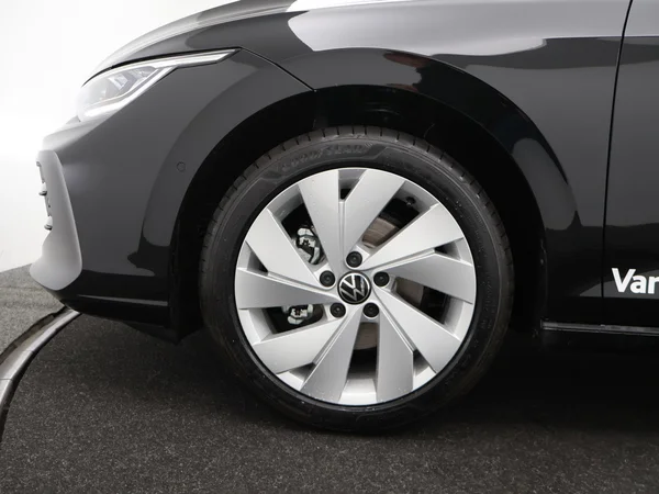 VOLKSWAGEN Golf VIII (2026) — foto 16 van 25