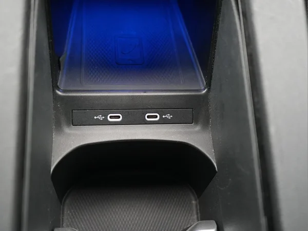 VOLKSWAGEN ID.4 (2021) — foto 28 van 49