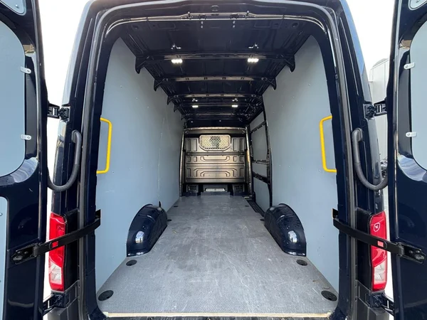 VOLKSWAGEN Crafter 35 Fou Mwb (2025) — foto 14 van 24