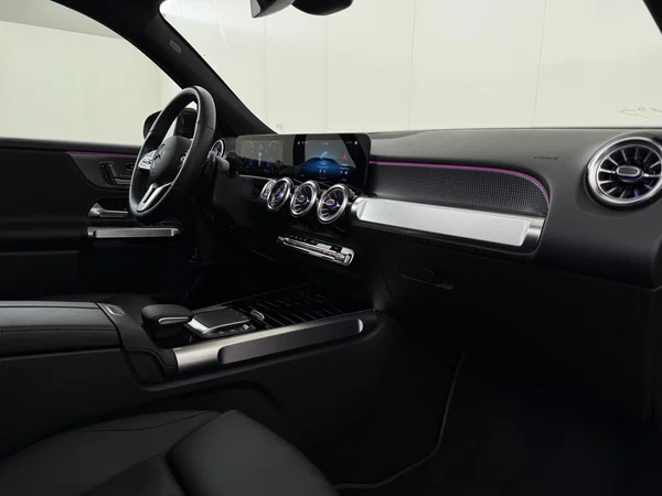MERCEDES GLB 180 (2021) — foto 3 van 31