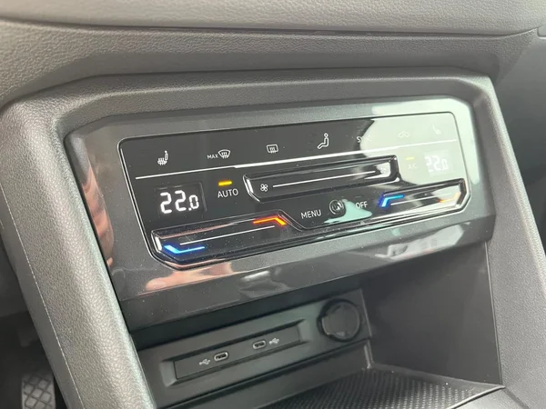VOLKSWAGEN Tiguan (2022) — foto 9 van 22