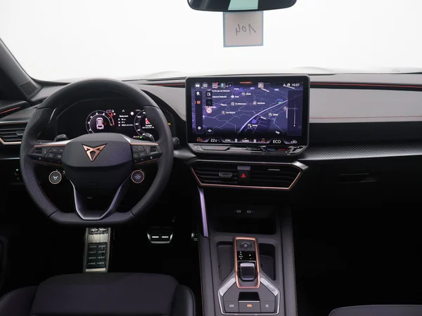 CUPRA Formentor e-Hybrid (PHEV) (2025) — foto 2 van 23