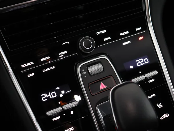 PORSCHE Panamera (2020) — foto 18 van 36