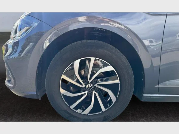 Volkswagen POLO (2023) — foto 19 van 20