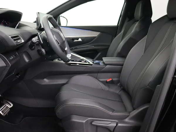 PEUGEOT 5008 (2024) — foto 2 van 30