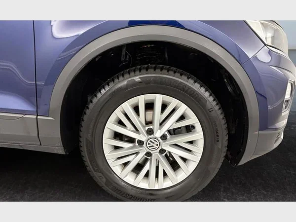 Volkswagen T-Roc (2020) — foto 14 van 15