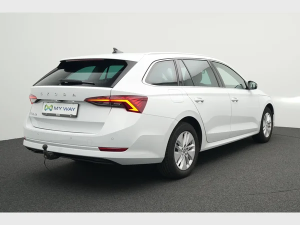 SKODA Octavia Combi (2024) — foto 12 van 29