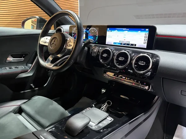 Mercedes-Benz A (2021) — foto 9 van 25