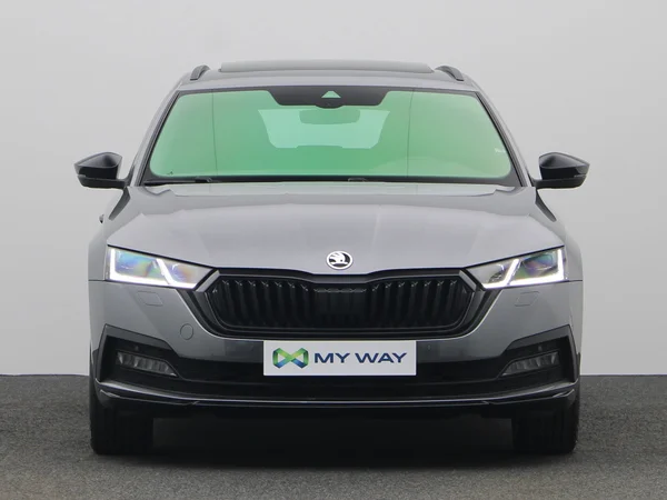 SKODA Octavia Combi PHEV (2024) — foto 17 van 22