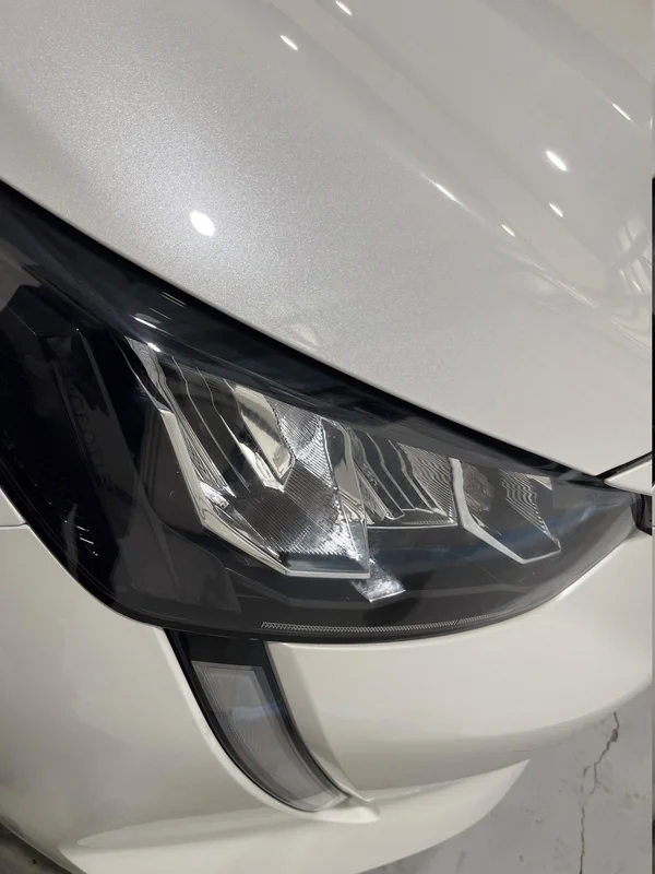 Peugeot E-208 (2021) — foto 36 van 51