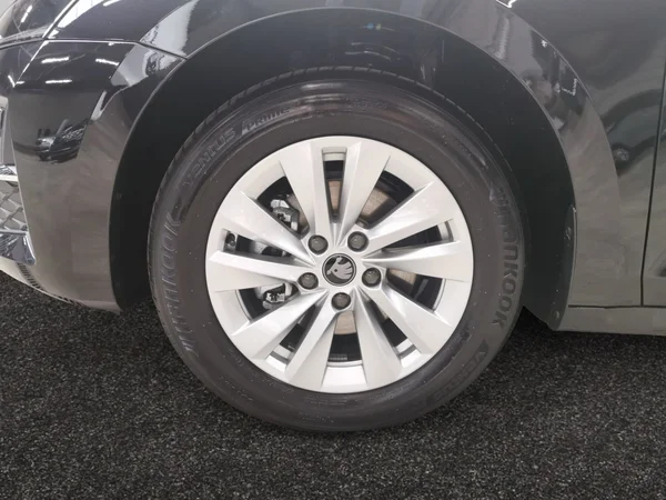SKODA Octavia Combi (2026) — foto 10 van 15