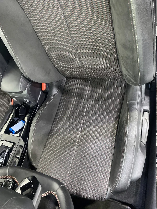 DS DS 3 Crossback E-Tense (2022) — foto 35 van 40
