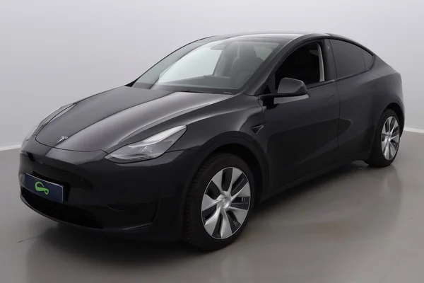 Tesla Model 3 (2023) — foto 1 van 30