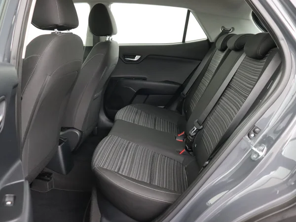 KIA Stonic (2023) — foto 5 van 23