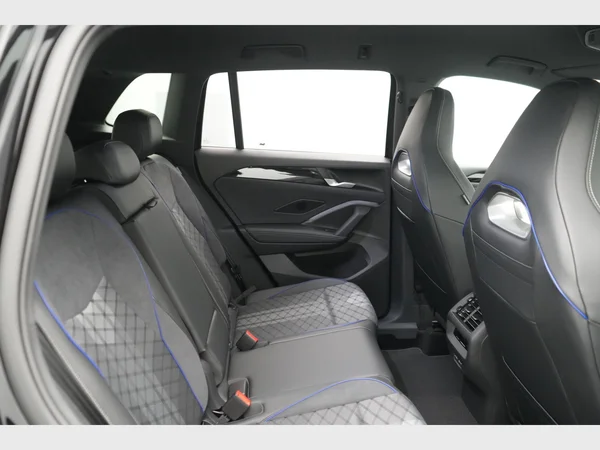 VOLKSWAGEN Tiguan (2025) — foto 14 van 31