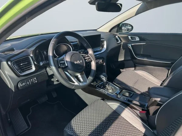 KIA XCeed (2024) — foto 31 van 31