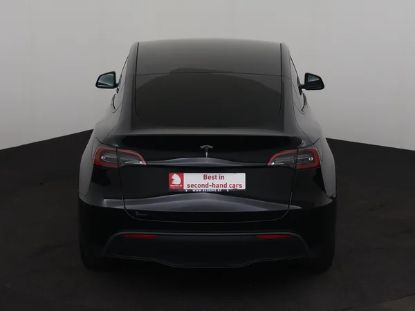 TESLA Model Y (2022) — foto 27 van 30