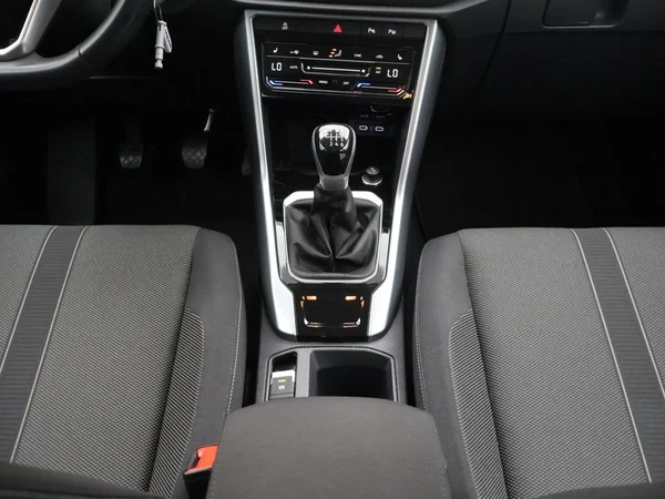 Volkswagen T-Roc (2023) — foto 8 van 25