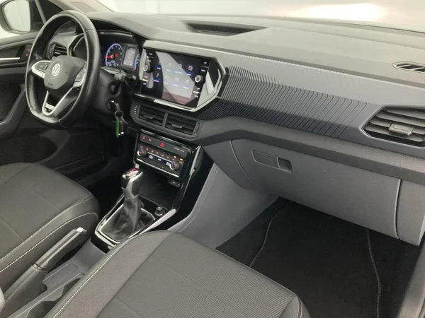 VOLKSWAGEN T-Cross (2020) — foto 2 van 35