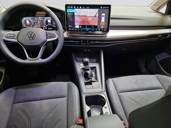 VOLKSWAGEN Golf VIII (2026) — foto 2 van 24