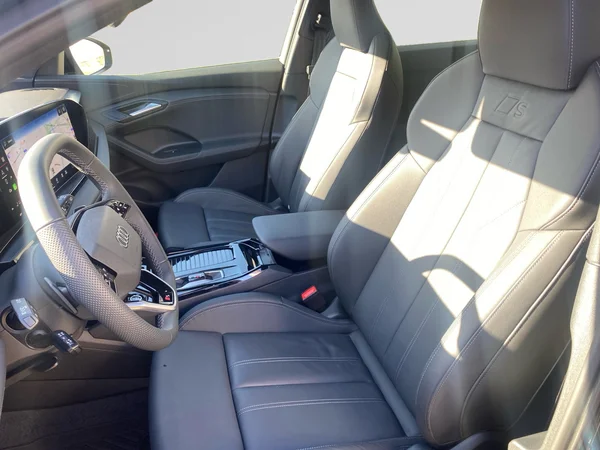 AUDI Q6 e-tron (2025) — foto 8 van 24