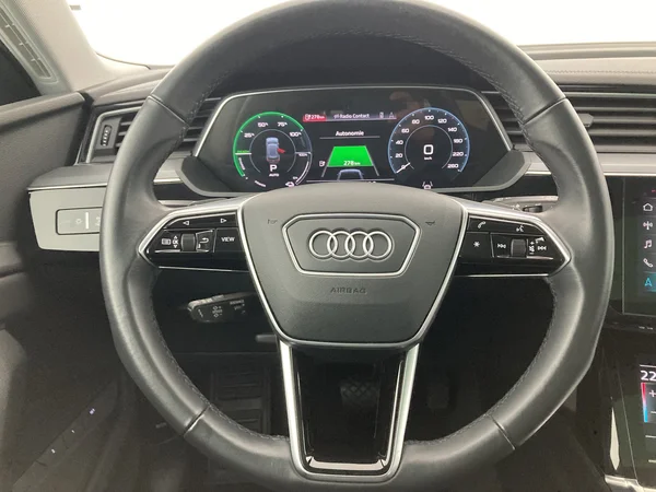 AUDI e-tron (2021) — foto 30 van 30
