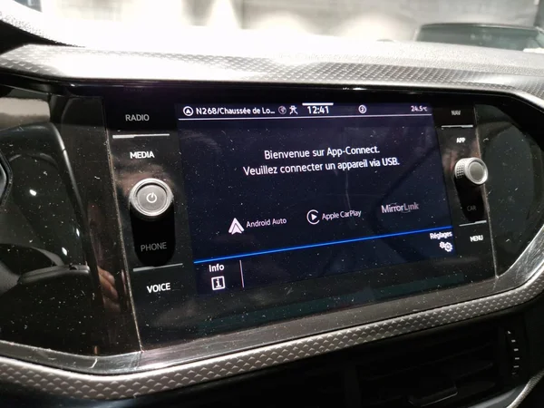 VOLKSWAGEN T-Cross (2021) — foto 17 van 20
