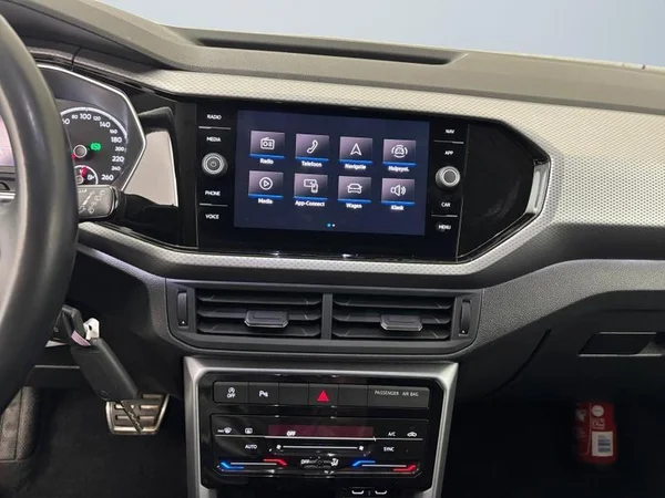 VOLKSWAGEN T-Cross (2022) — foto 9 van 27