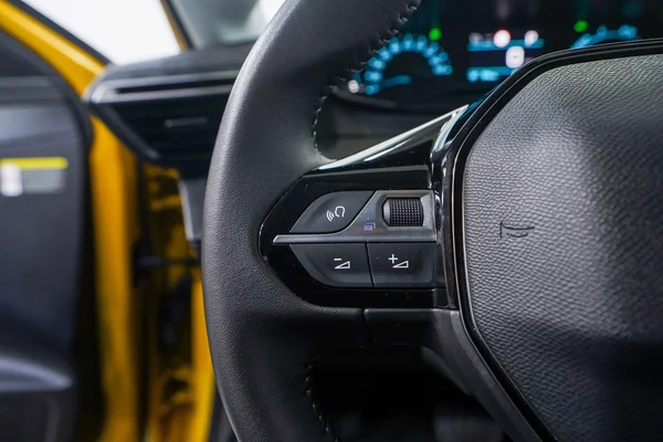 Peugeot E-208 (2023) — foto 13 van 43