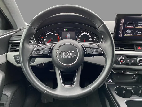 Audi A4 (2022) — foto 3 van 20