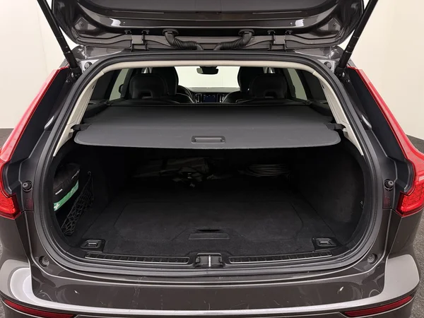VOLVO V60 (2022) — foto 8 van 33
