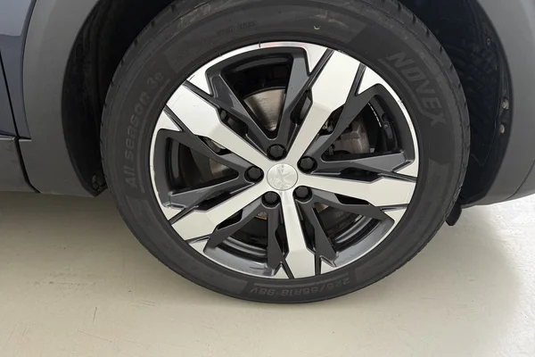 Peugeot 5008 (2019) — foto 18 van 25