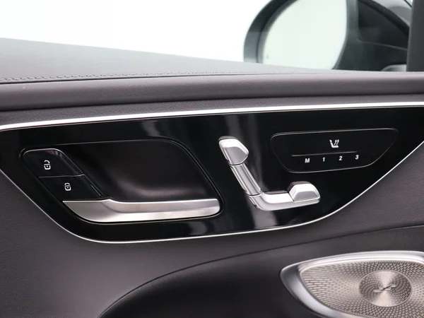 Mercedes-Benz C-Klasse (2025) — foto 3 van 25