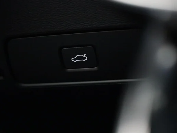 Volvo XC40 (2023) — foto 16 van 45