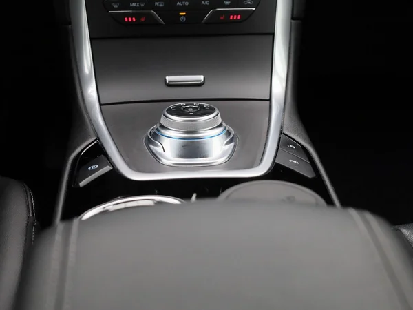 Ford S-Max (2022) — foto 2 van 39