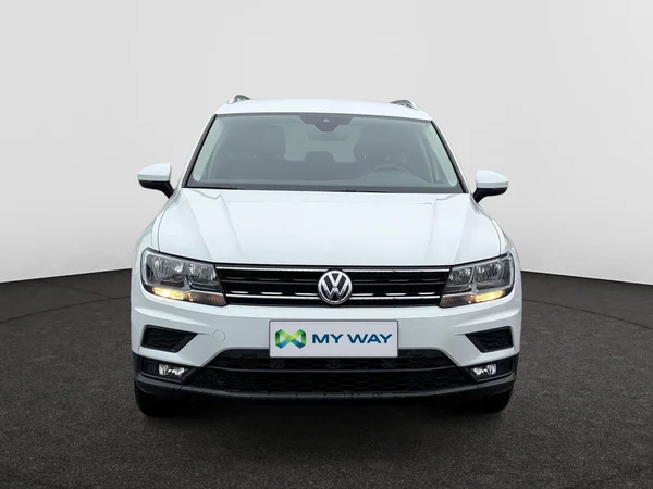 VOLKSWAGEN Tiguan (2018) — foto 7 van 11