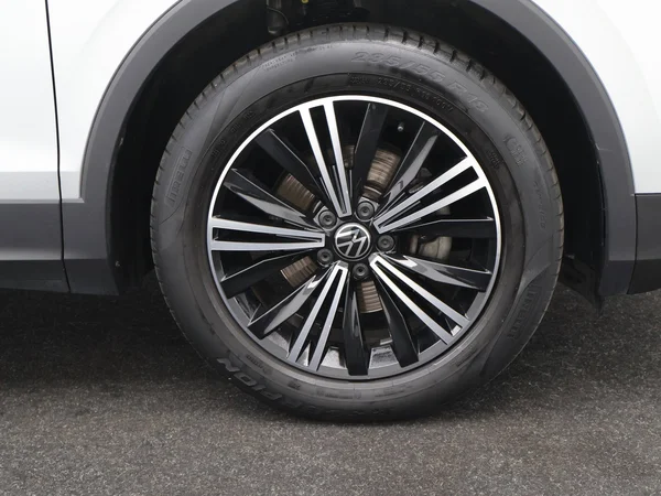 VOLKSWAGEN Tiguan (2022) — foto 23 van 24