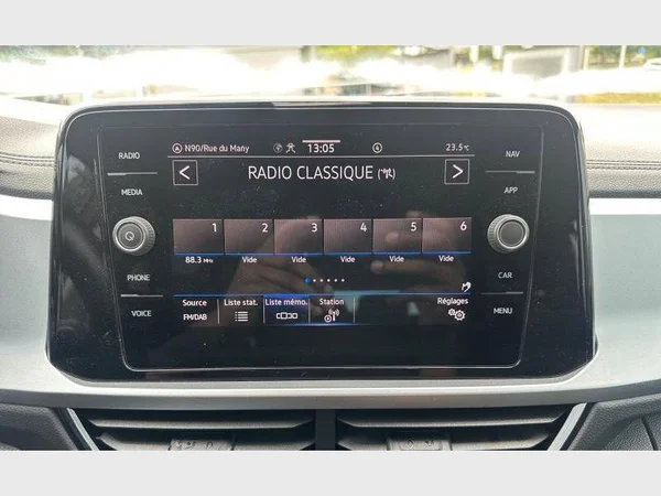 Volkswagen T-Roc (2023) — foto 10 van 27