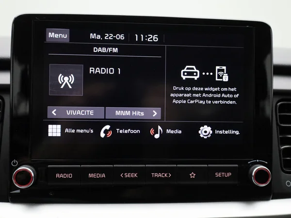Kia Stonic (2023) — foto 9 van 35