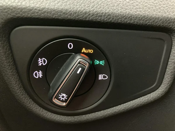 VOLKSWAGEN Touran (2020) — foto 7 van 31