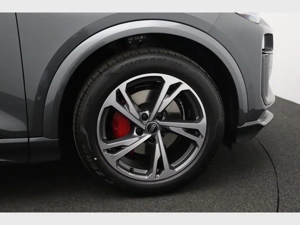 AUDI Q6 Sportback e-tron (2025) — foto 10 van 22