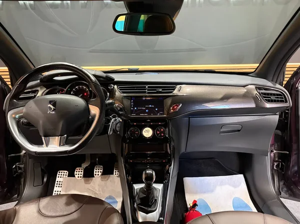 Ds Automobiles (2017) — foto 22 van 22