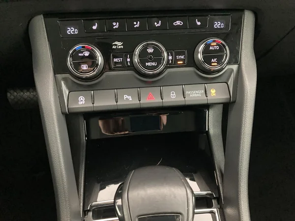 SKODA Kodiaq (2022) — foto 7 van 36