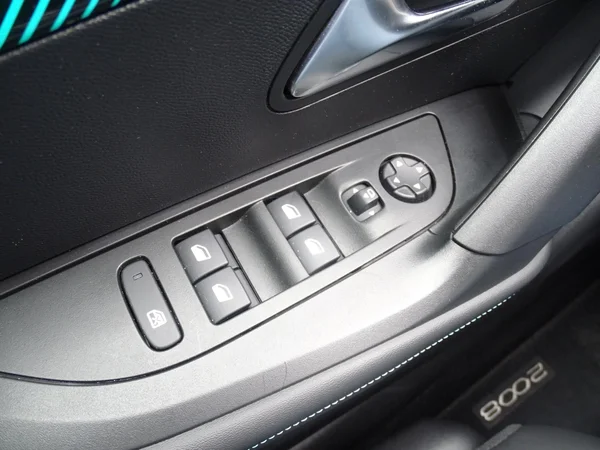 Peugeot 2008 (2023) — foto 18 van 27