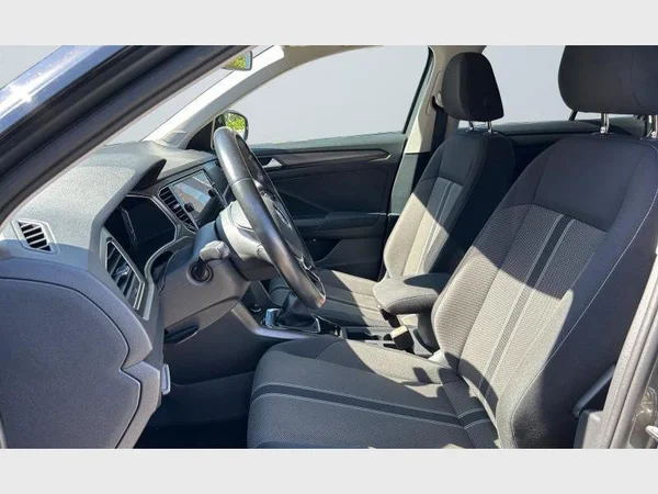 Volkswagen T-Roc (2018) — foto 32 van 32
