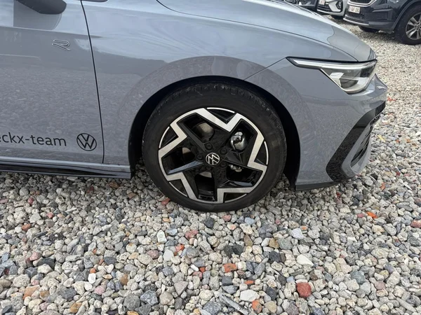 VOLKSWAGEN Golf VIII (2026) — foto 17 van 24