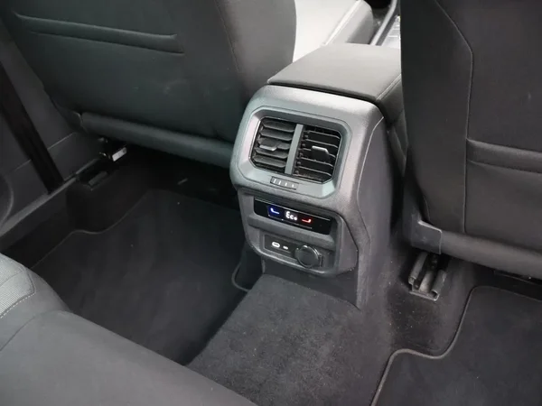 Volkswagen Tiguan (2022) — foto 14 van 29