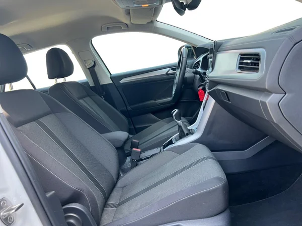 VOLKSWAGEN T-Roc (2023) — foto 14 van 24
